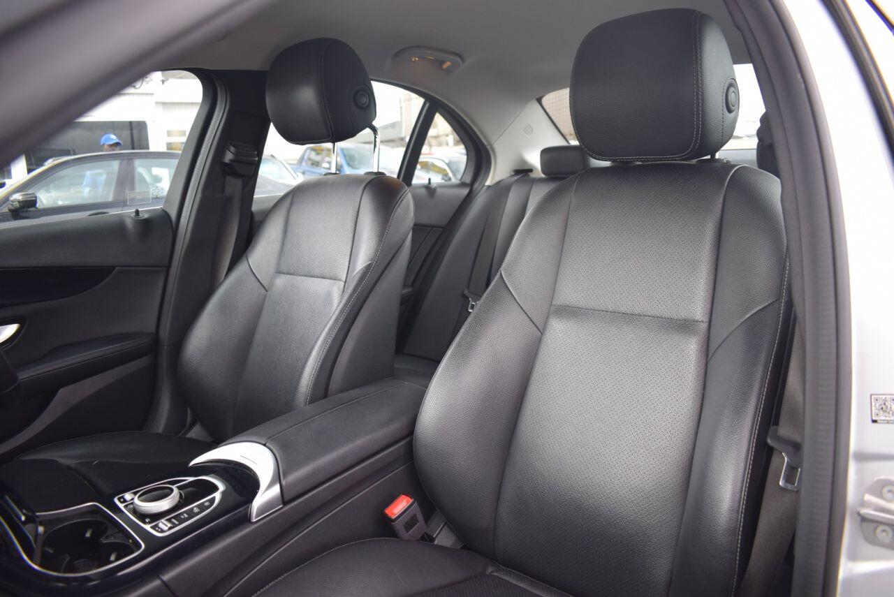 Mercedes-Benz C-Class view 4