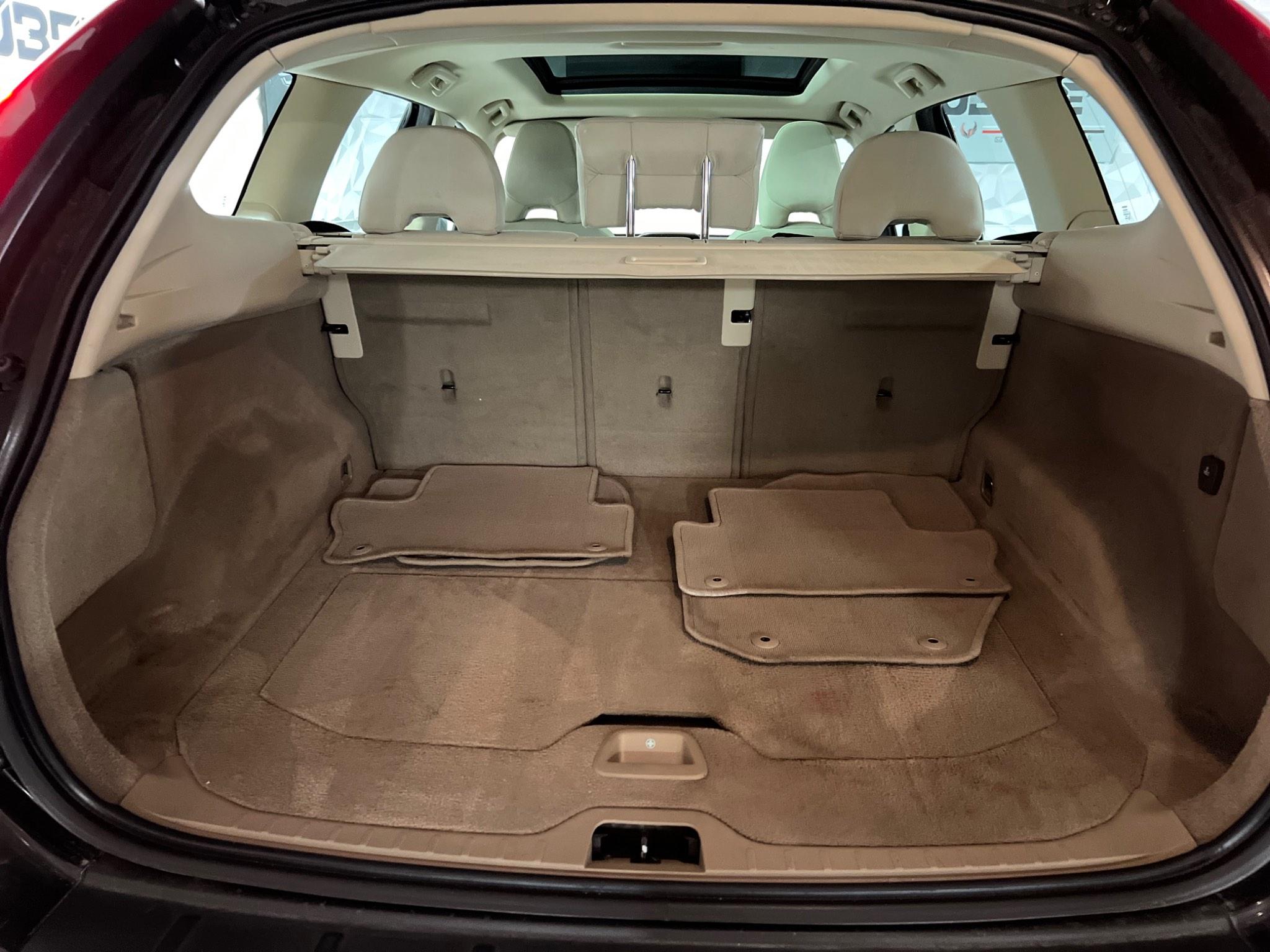 Volvo XC60 view 30