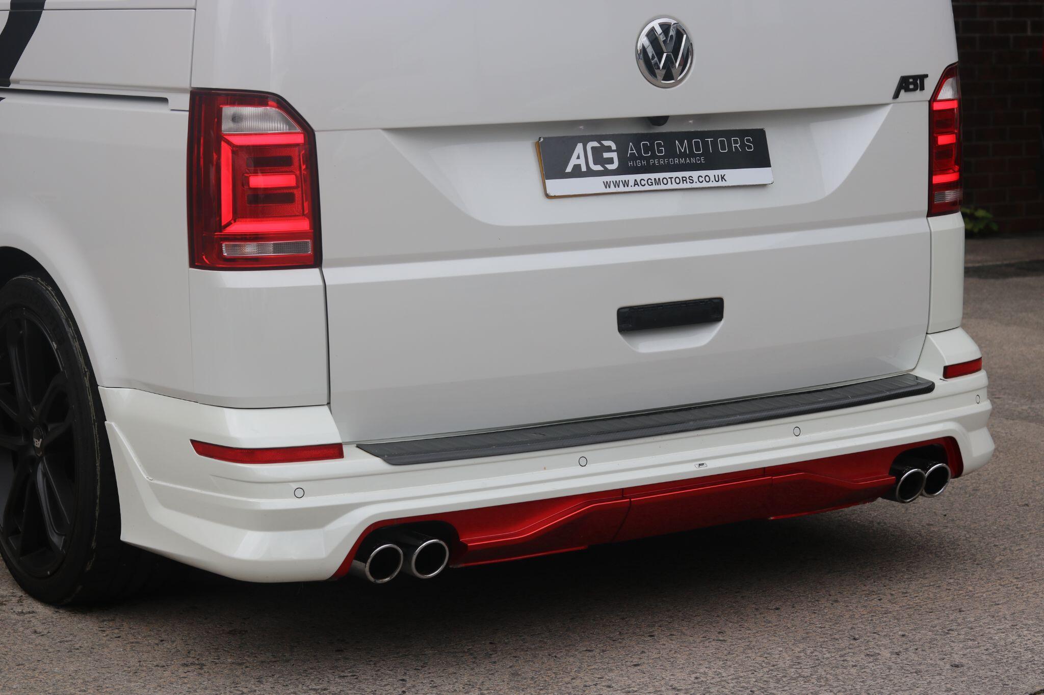 Volkswagen Transporter view 10