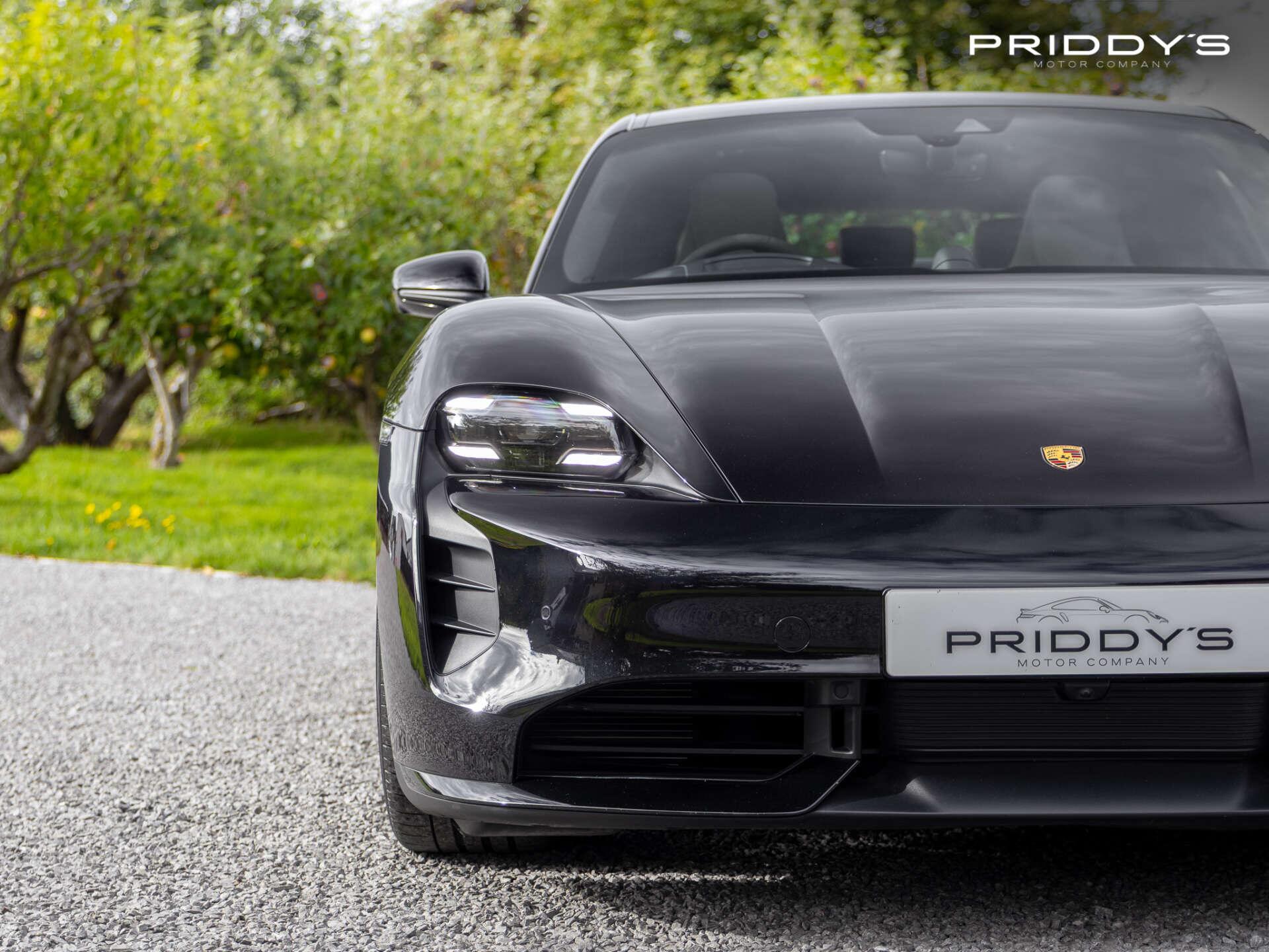 Porsche Taycan view 18
