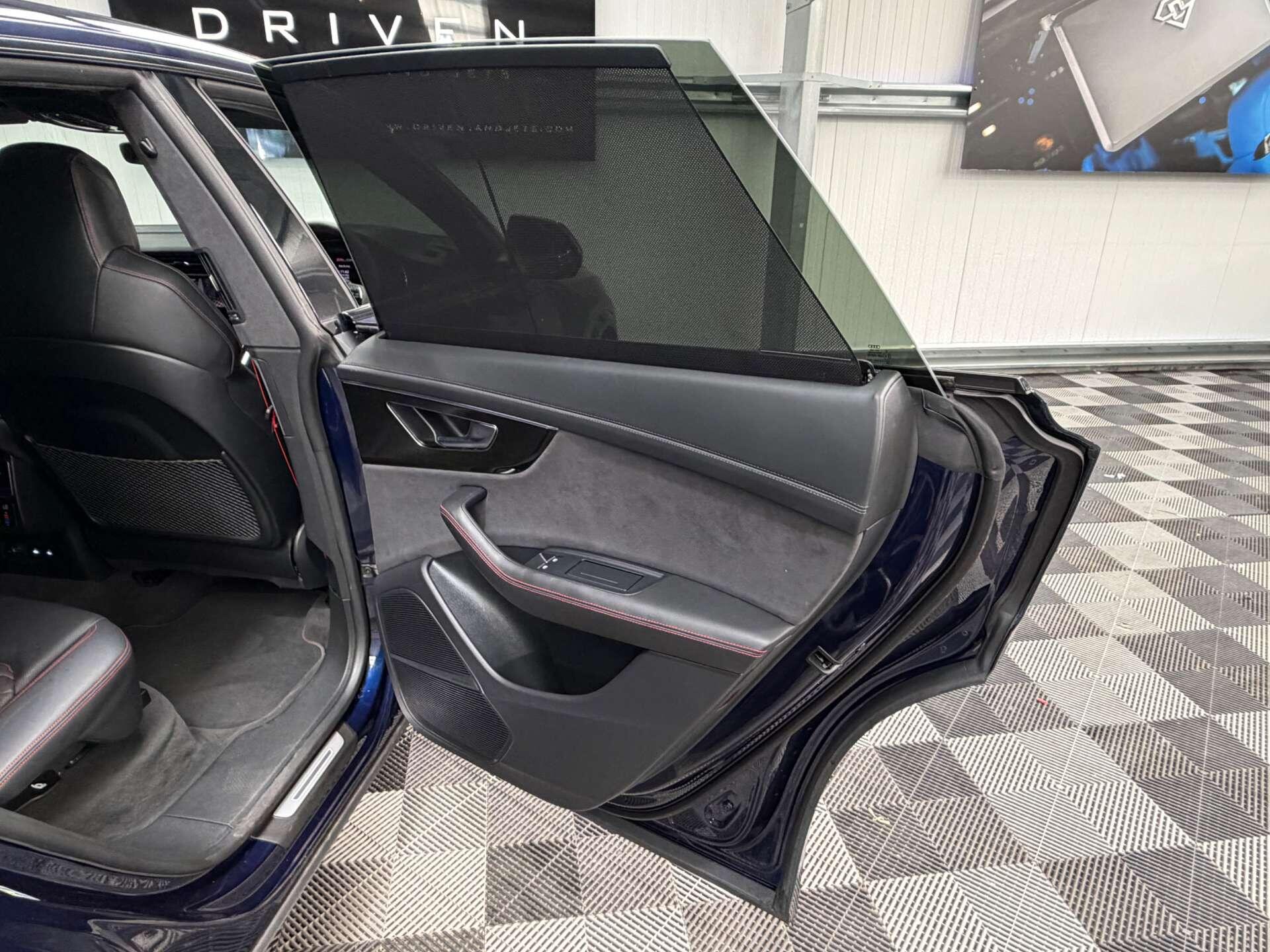 Audi RSQ8 view 24