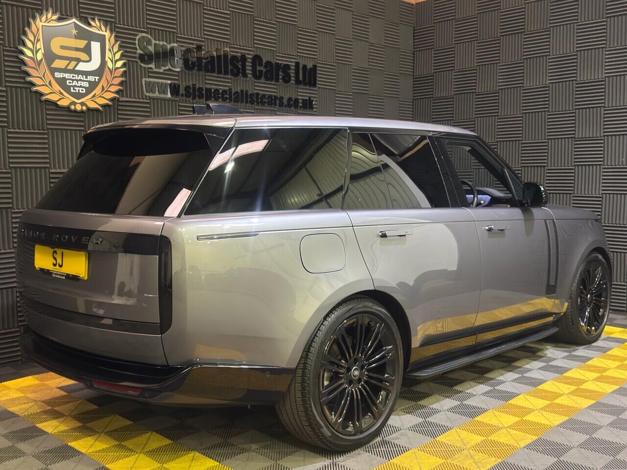 Land Rover Range Rover view 20