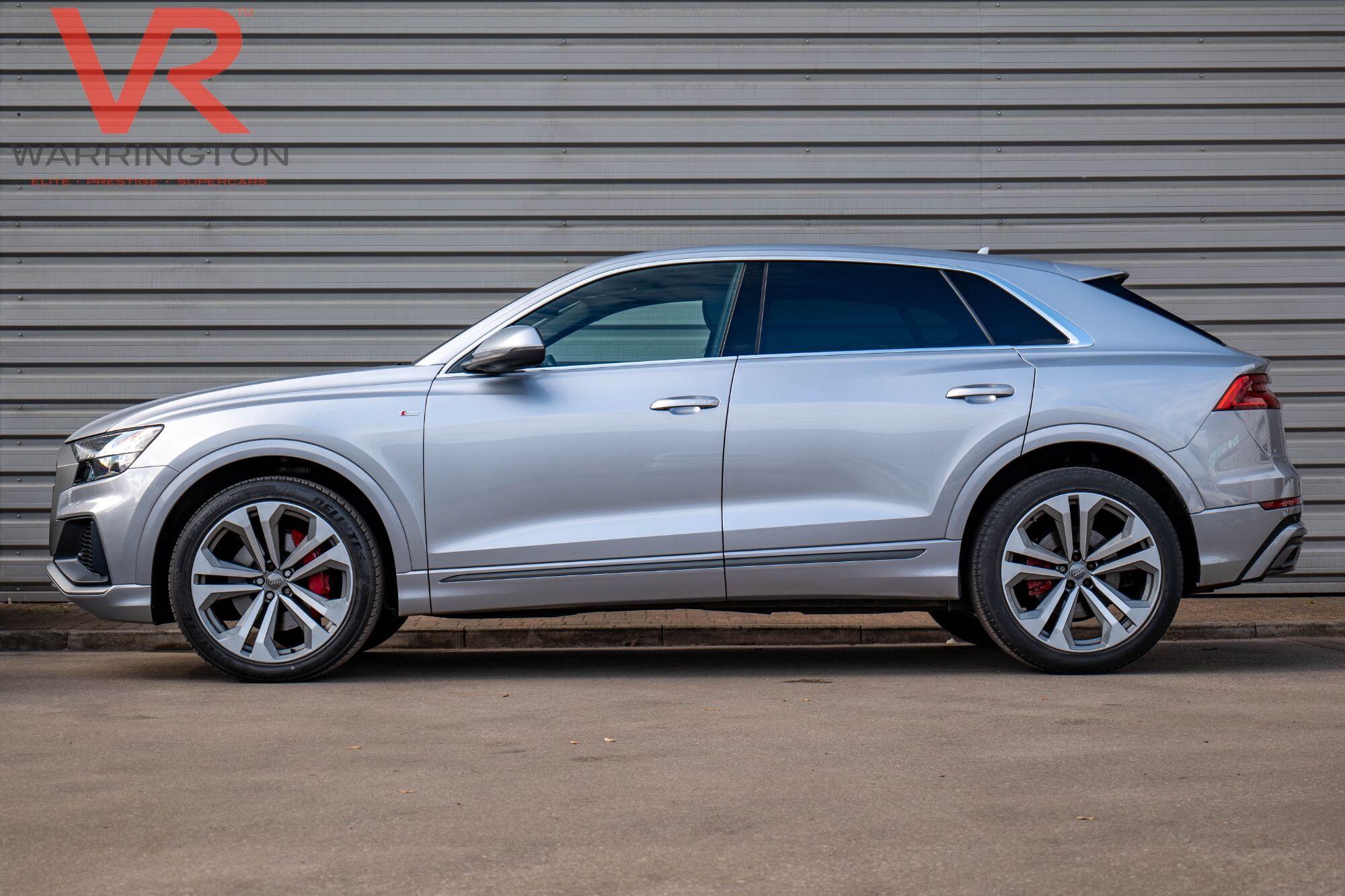 Audi Q8 view 7