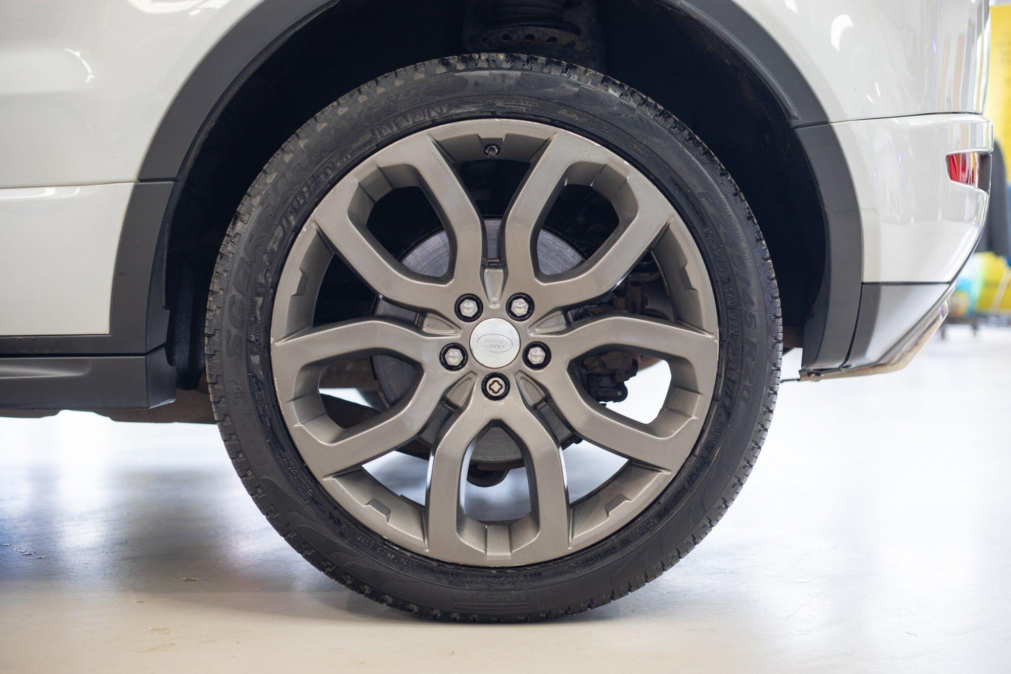 Land Rover Range Rover Evoque view 8