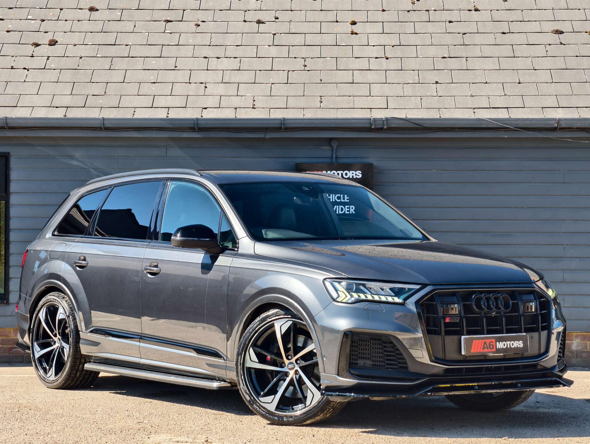 Audi SQ7 view 12