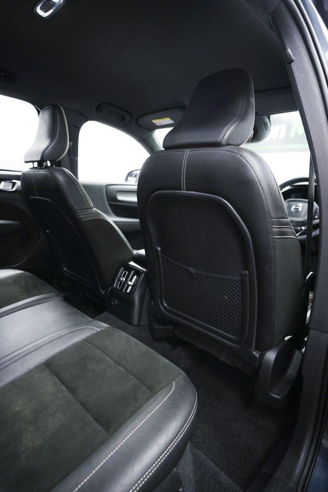 Volvo XC40 view 14