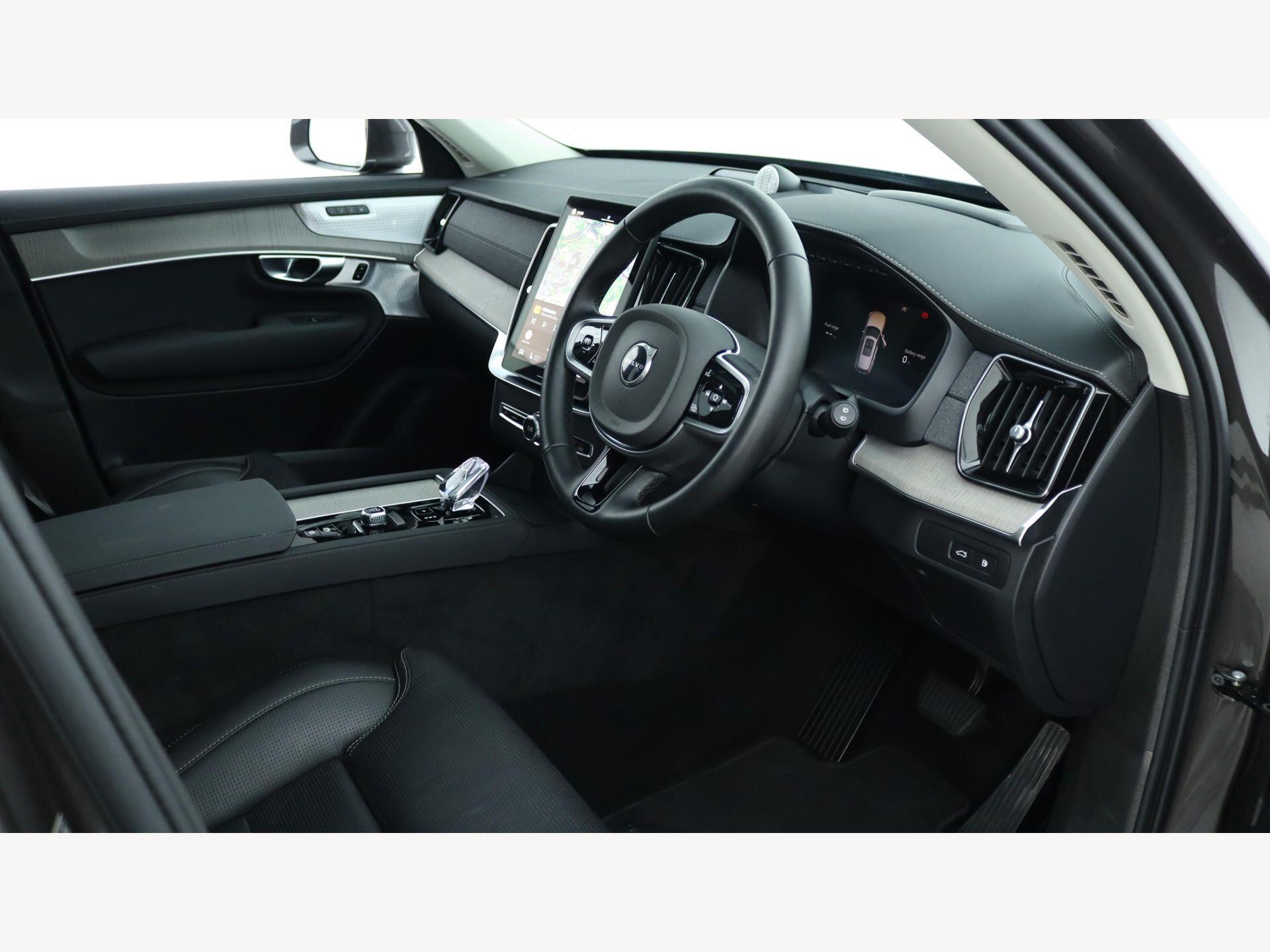 Volvo XC90 view 5