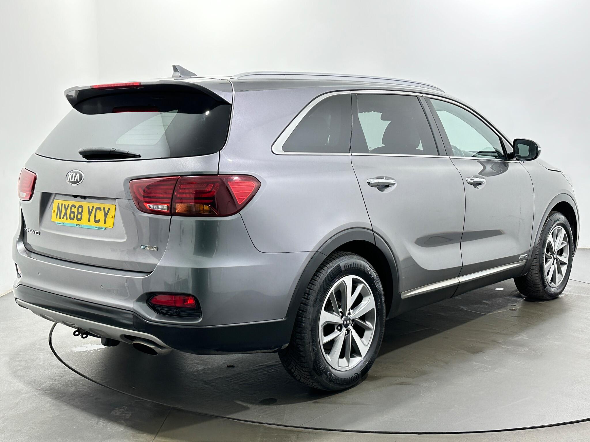 Kia Sorento view 8