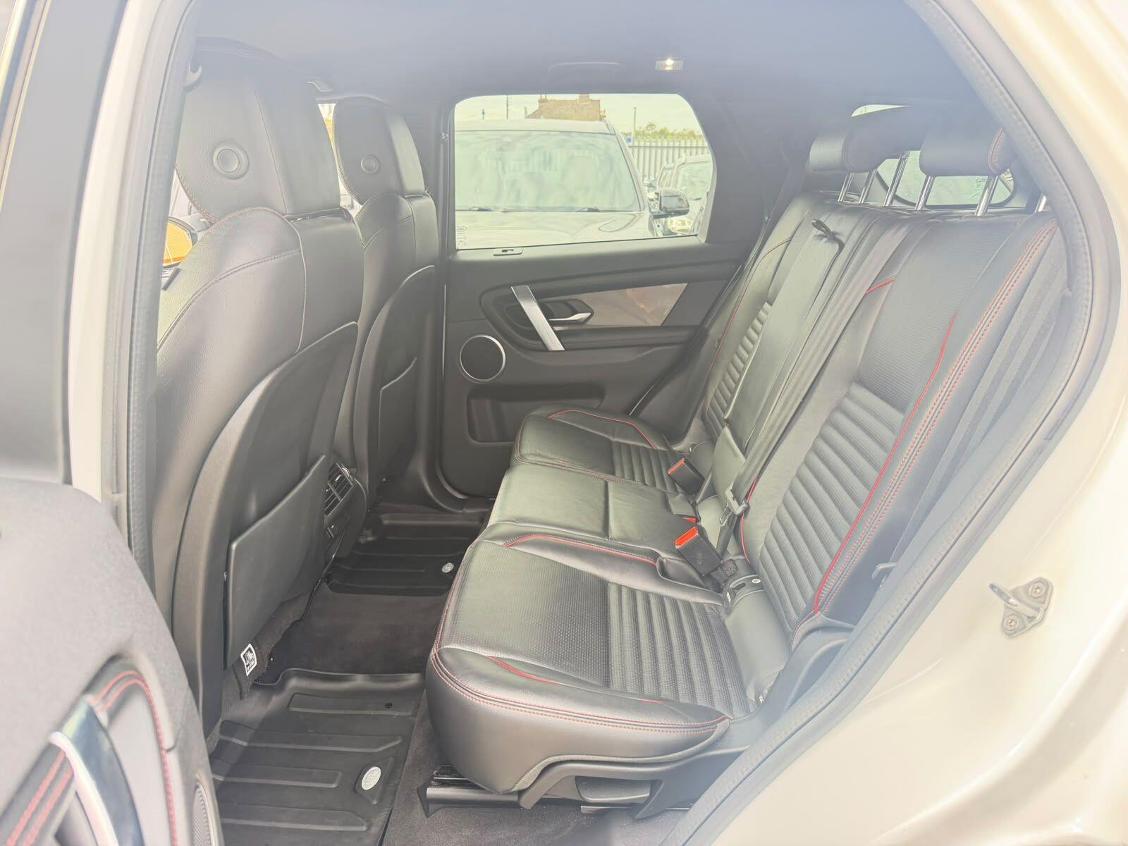 Land Rover Discovery Sport view 14