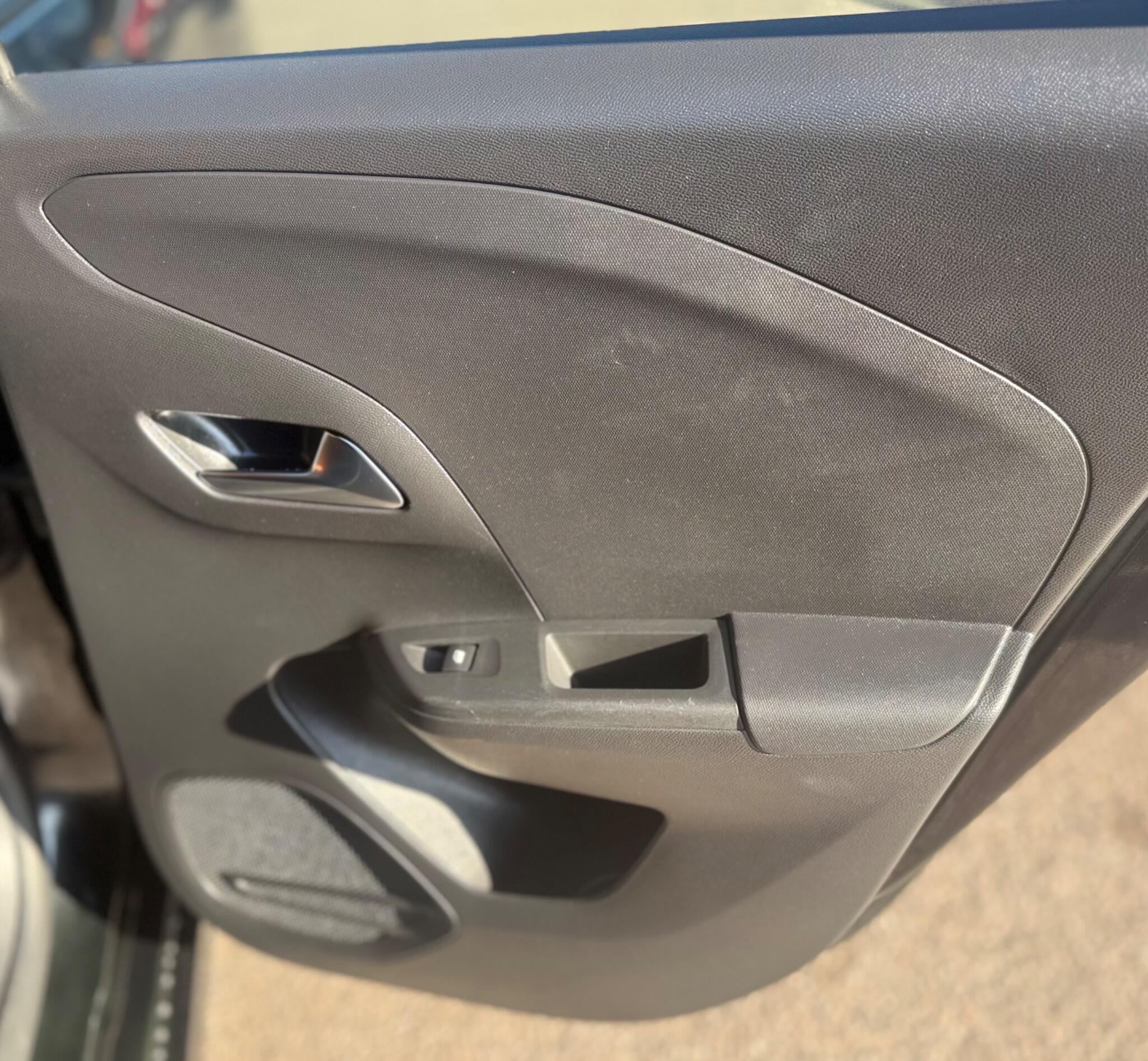 Vauxhall Corsa view 23