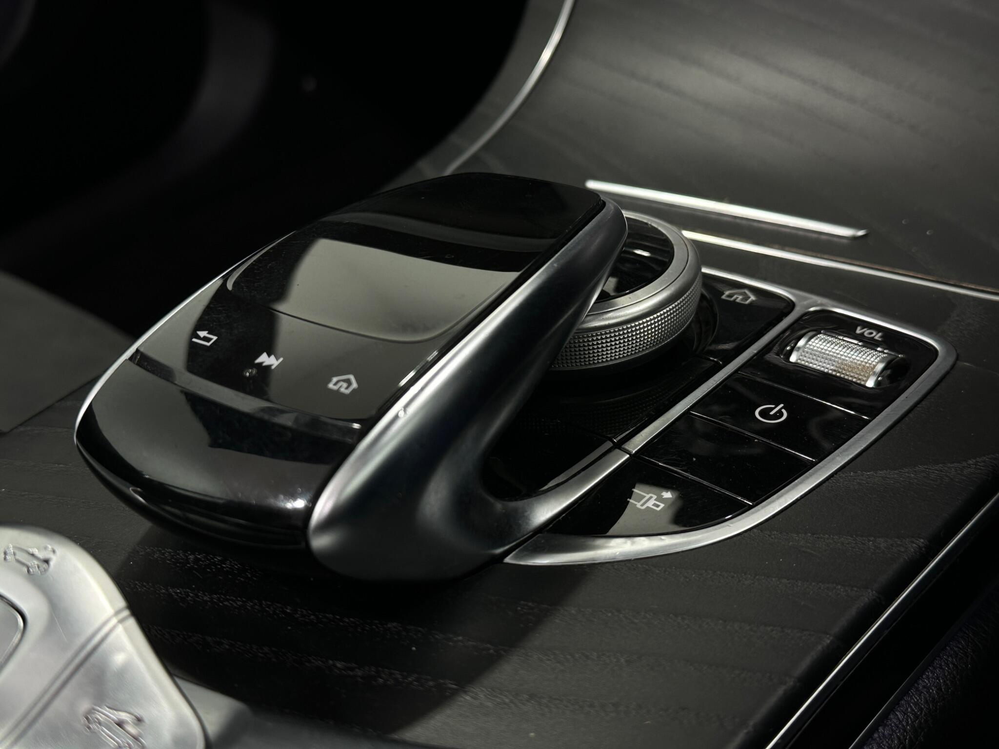 Mercedes-Benz C Class view 22