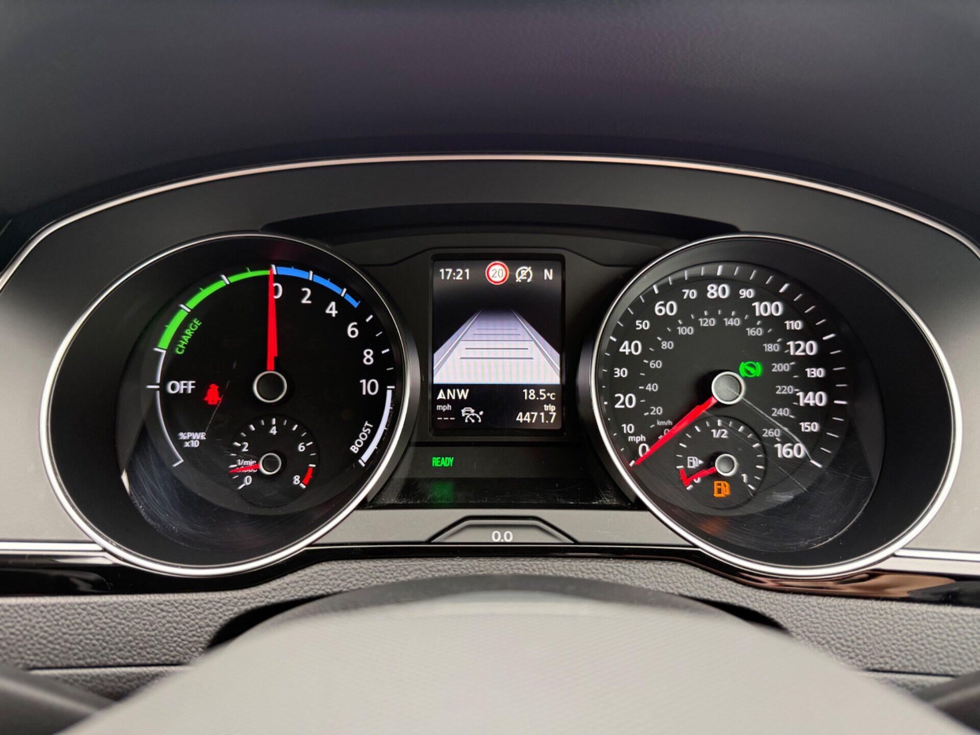 Volkswagen Passat view 43