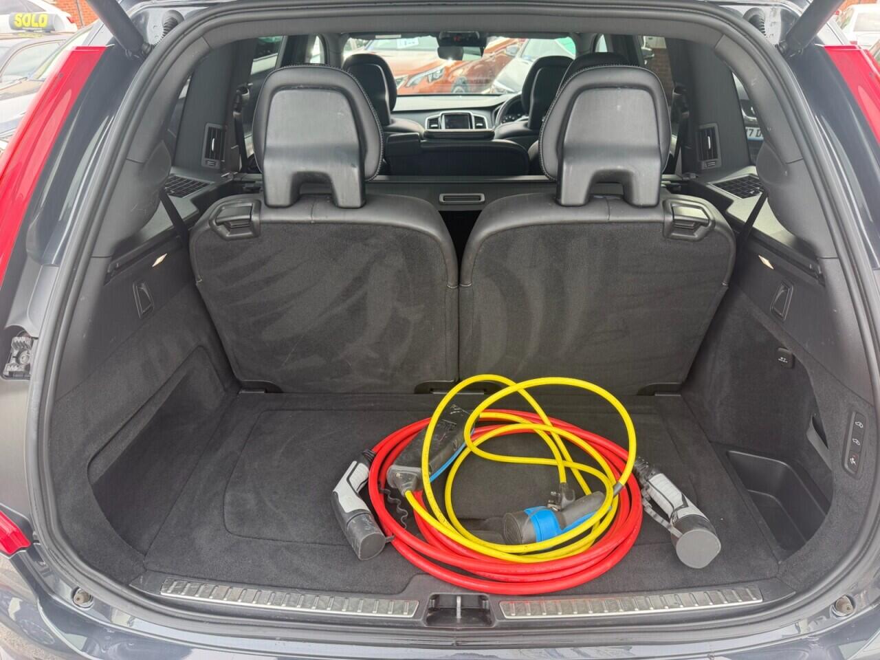 Volvo XC90 view 19