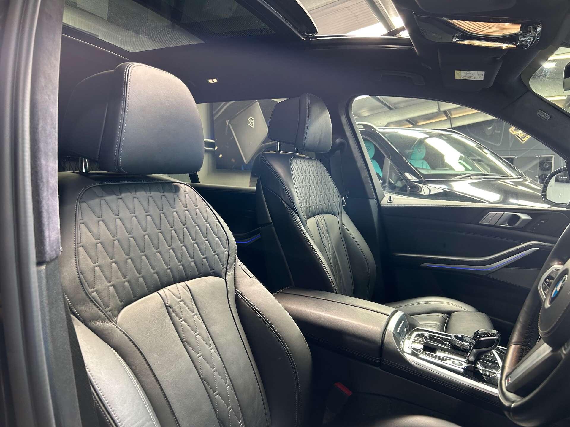 BMW X7 view 30