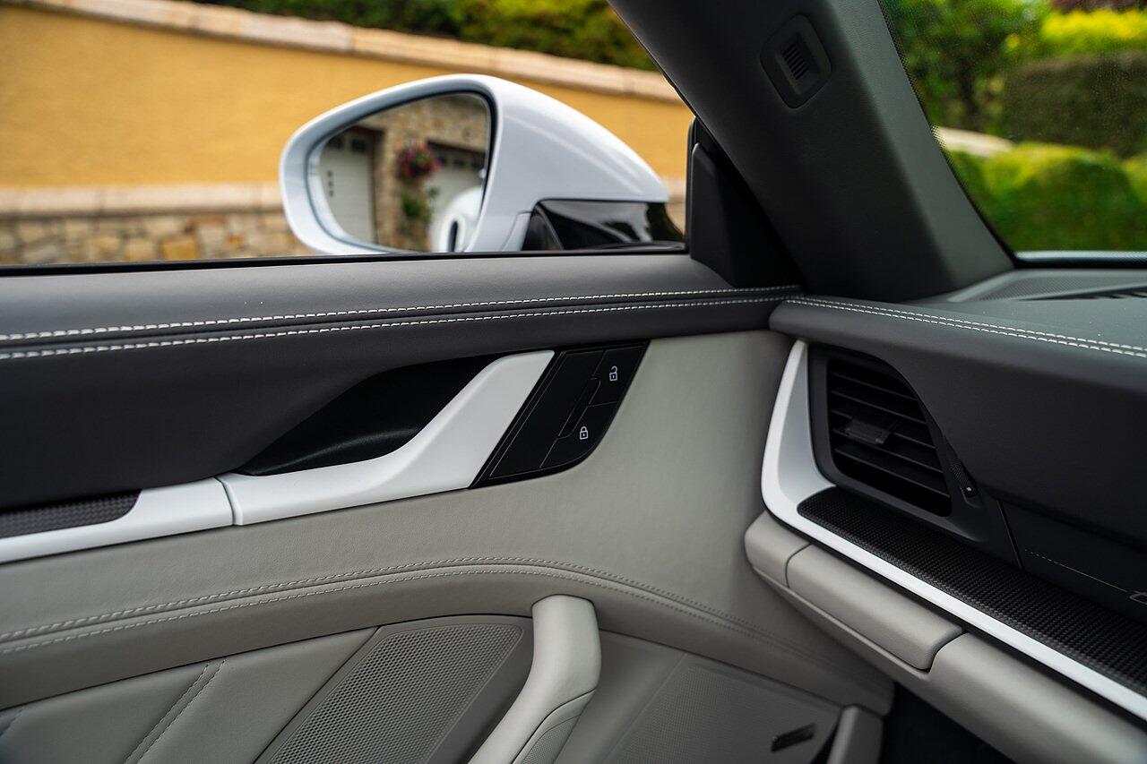 Porsche 911 view 84