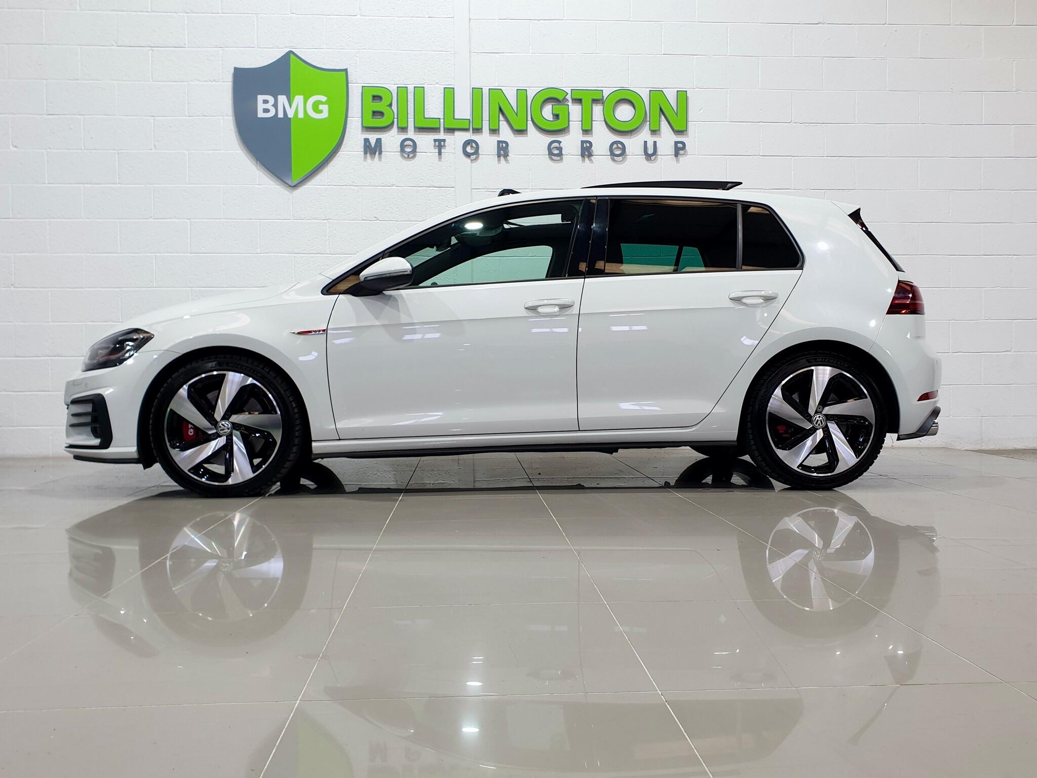 Volkswagen Golf view 4
