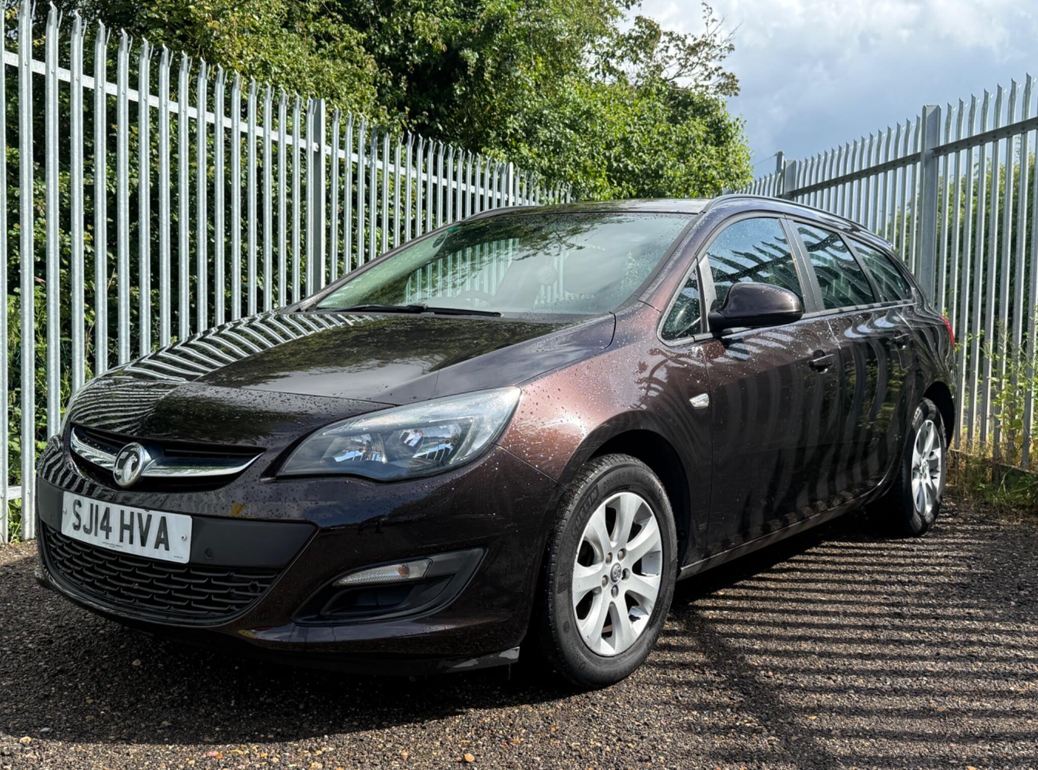 2014 Vauxhall Astra image 3