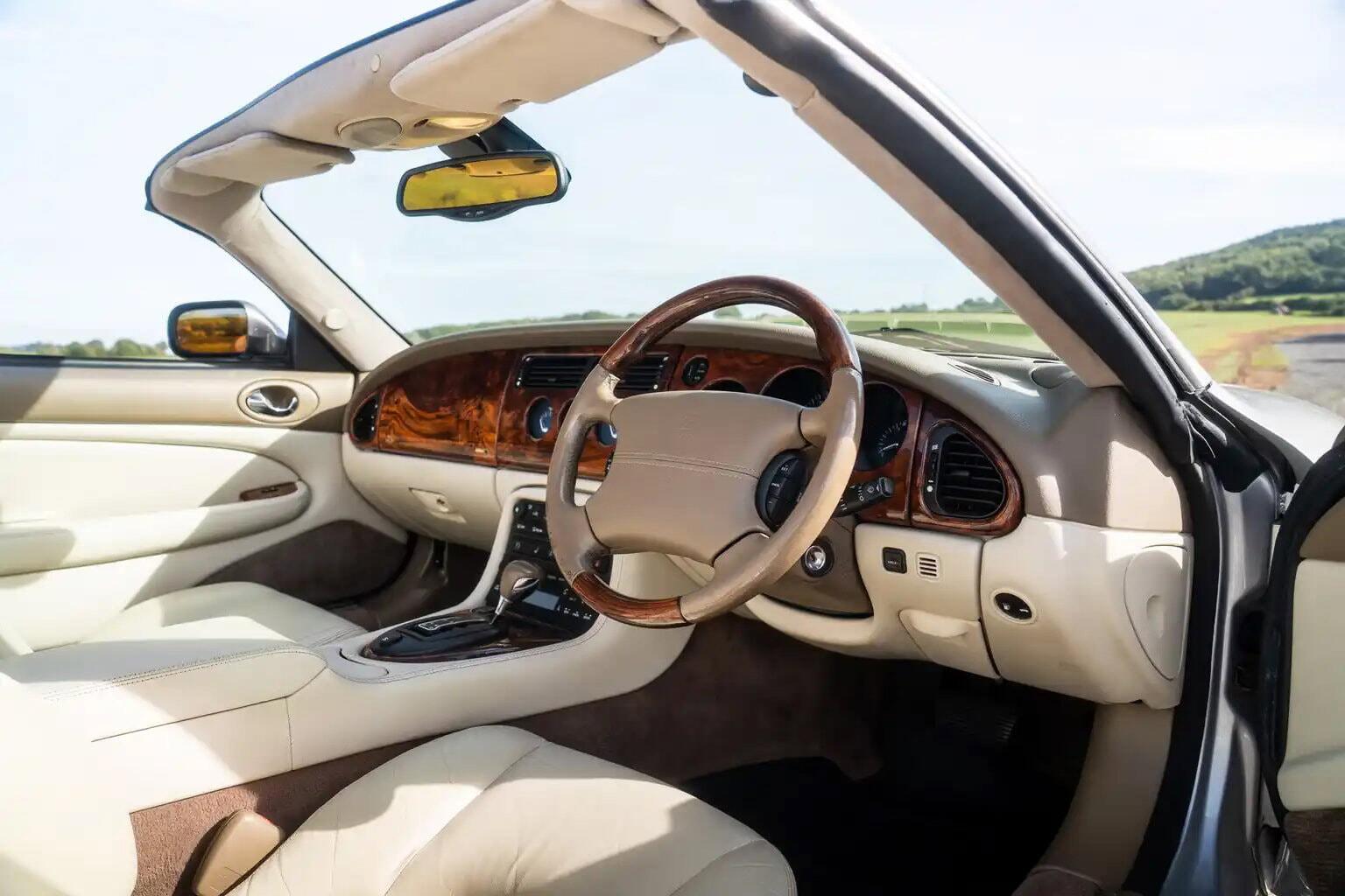 Jaguar XKR view 23