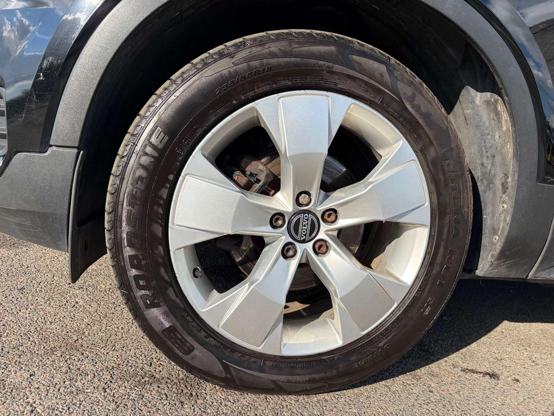 Volvo XC40 view 10