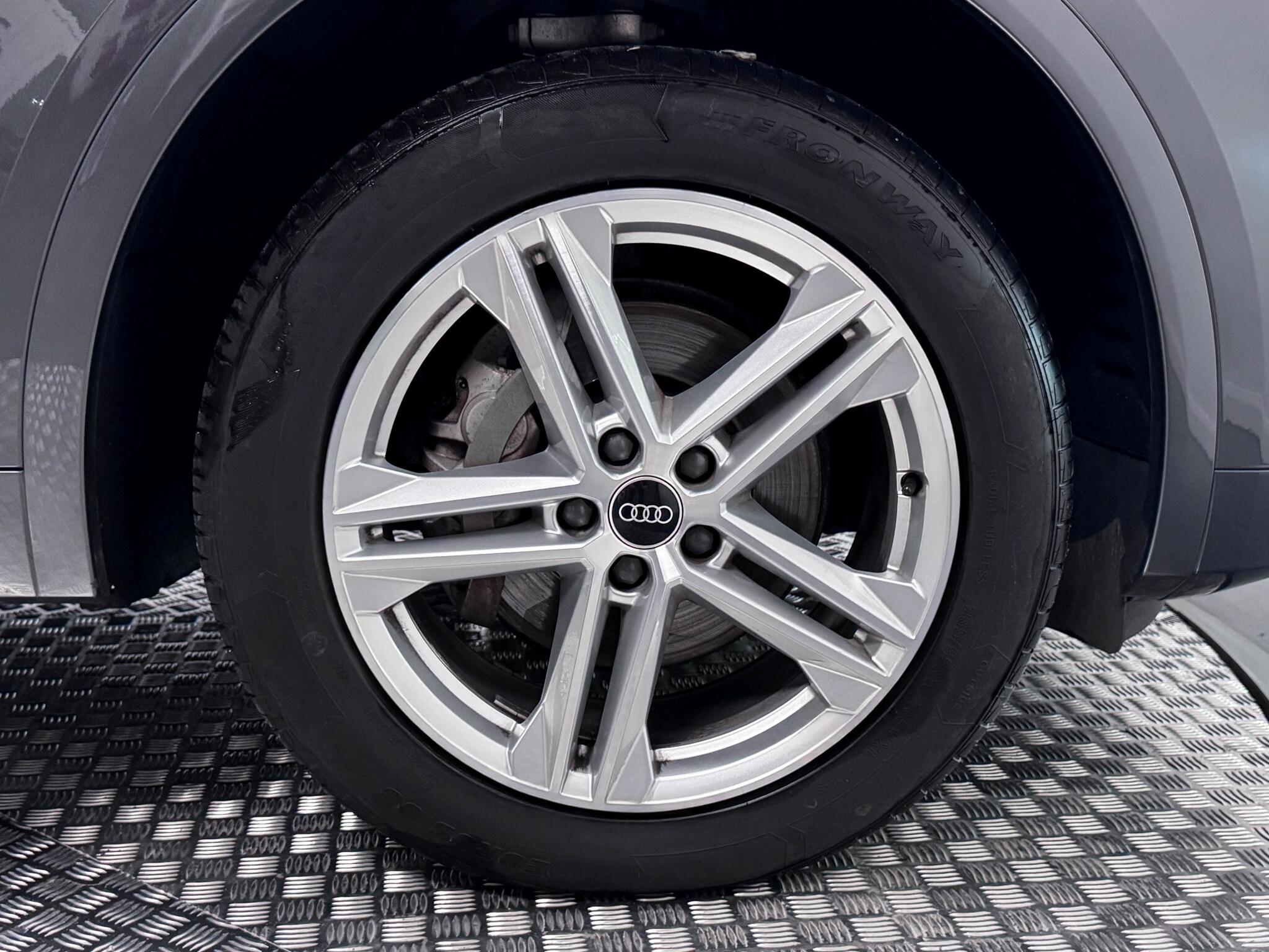 Audi Q5 view 51