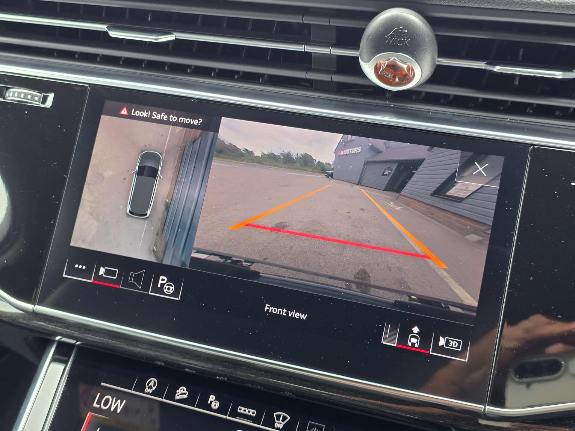 Audi Q7 view 35