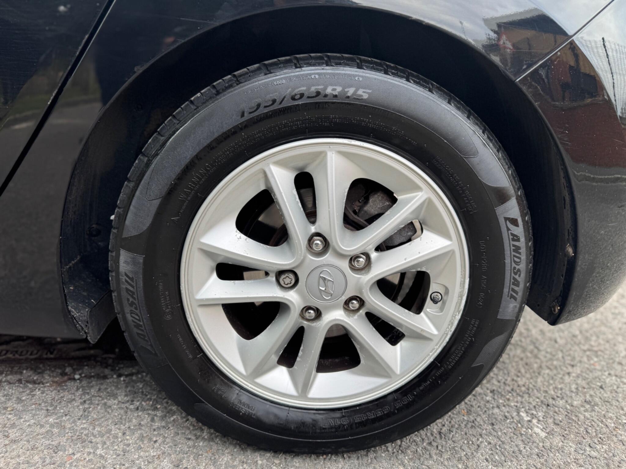 2016 Hyundai i30 1.6 CRDi Blue Drive SE Nav Euro 6 (s/s) 5dr image 45