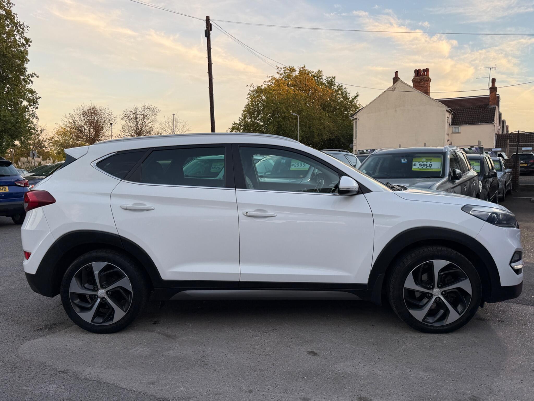 Hyundai TUCSON - Image 19