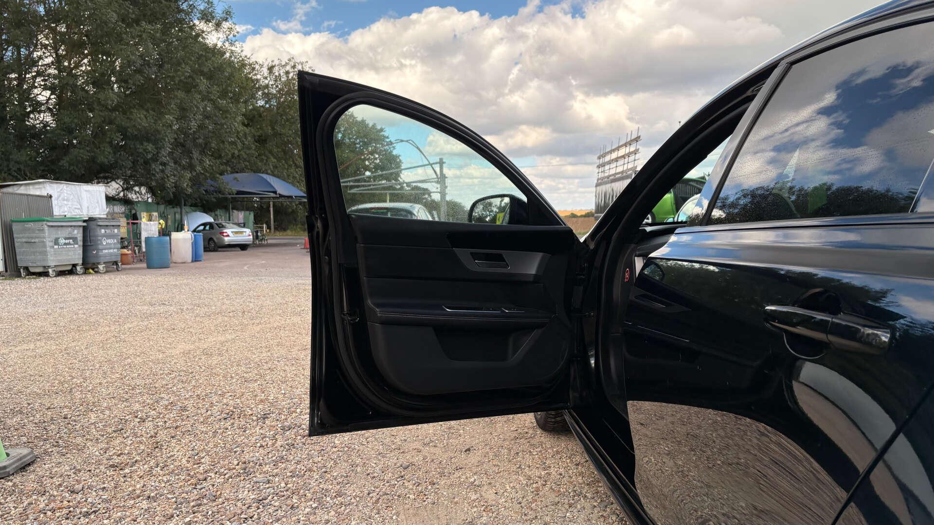 Jaguar XF view 45
