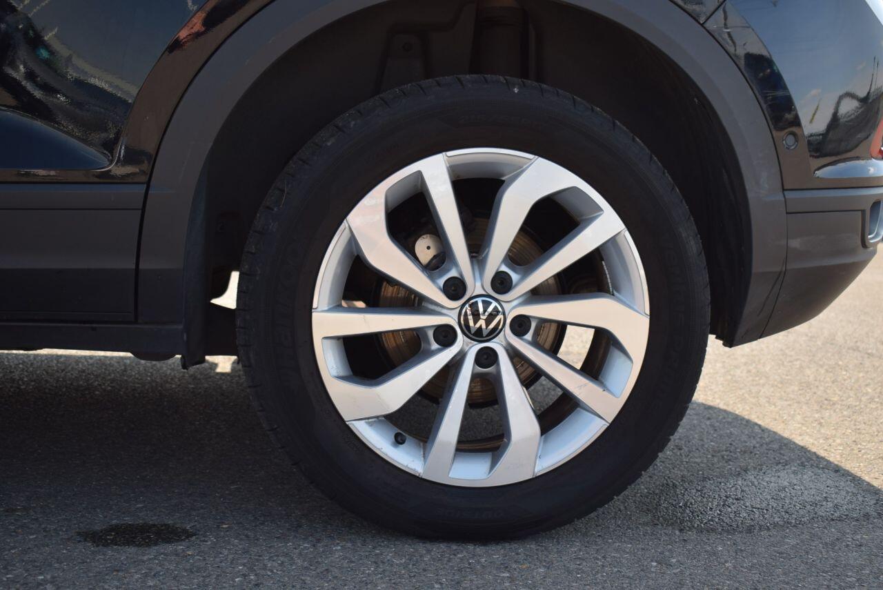 Volkswagen T-Roc view 14