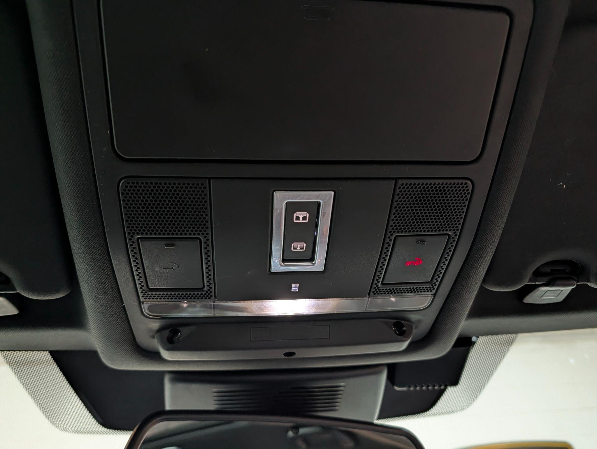 Land Rover Discovery Sport view 28