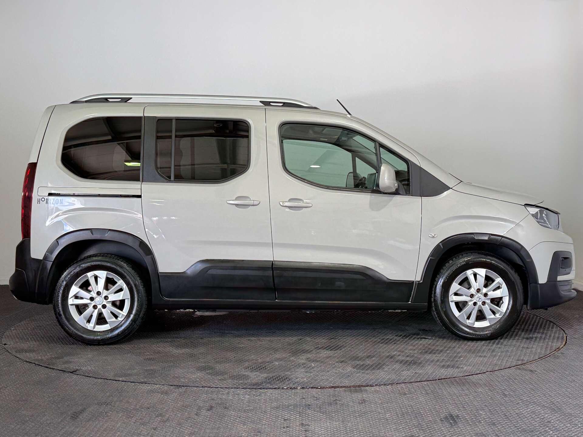 Peugeot Rifter view 9