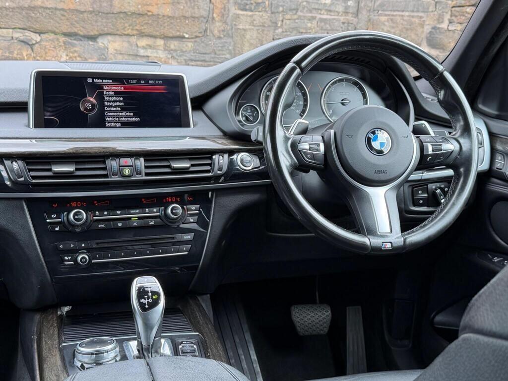 BMW X5 view 24