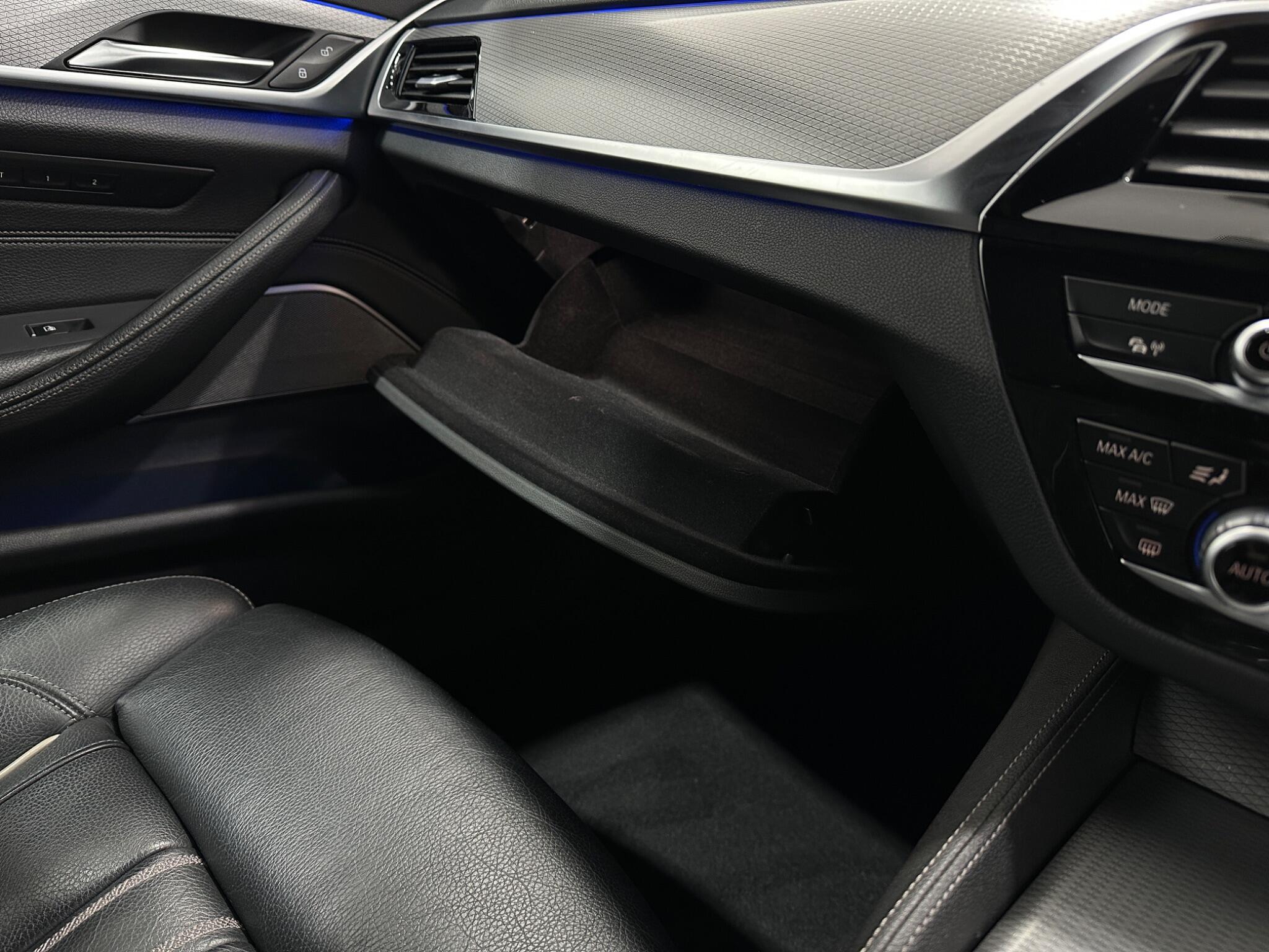BMW 5 Series view 29