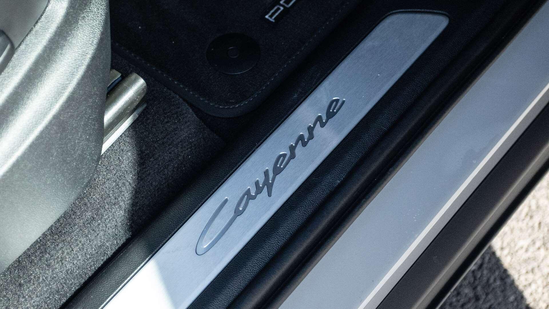 Porsche Cayenne view 32