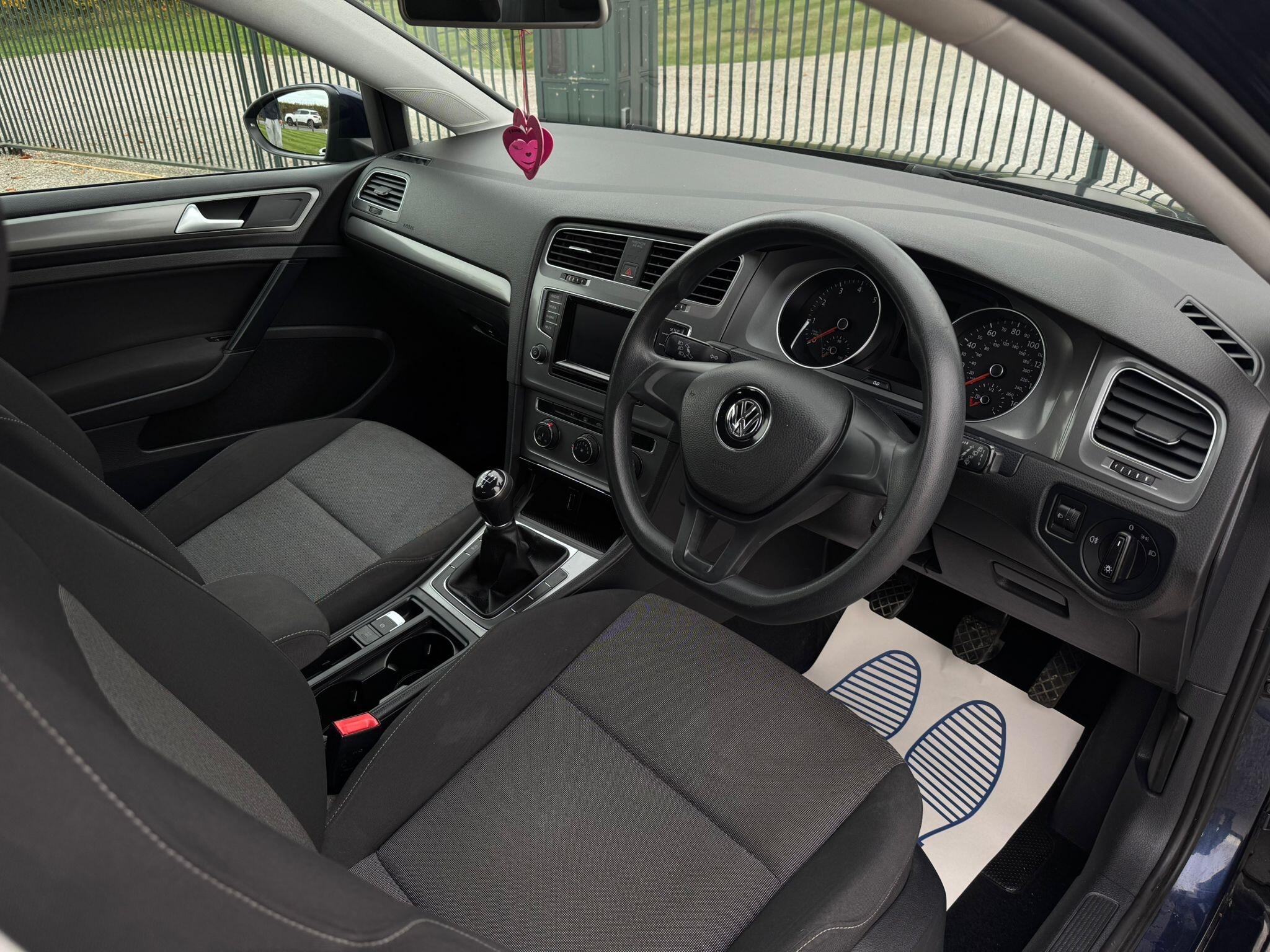 2013 Volkswagen Golf image 13