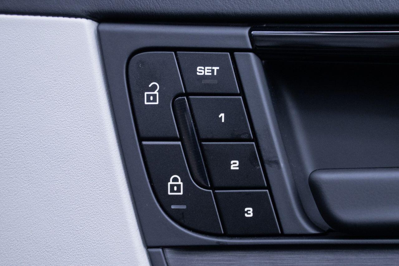 Porsche Cayenne view 19