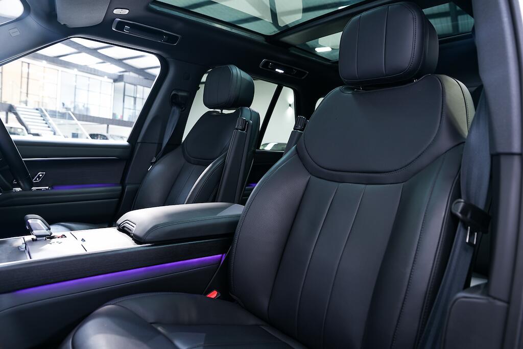 Land Rover Range Rover view 14