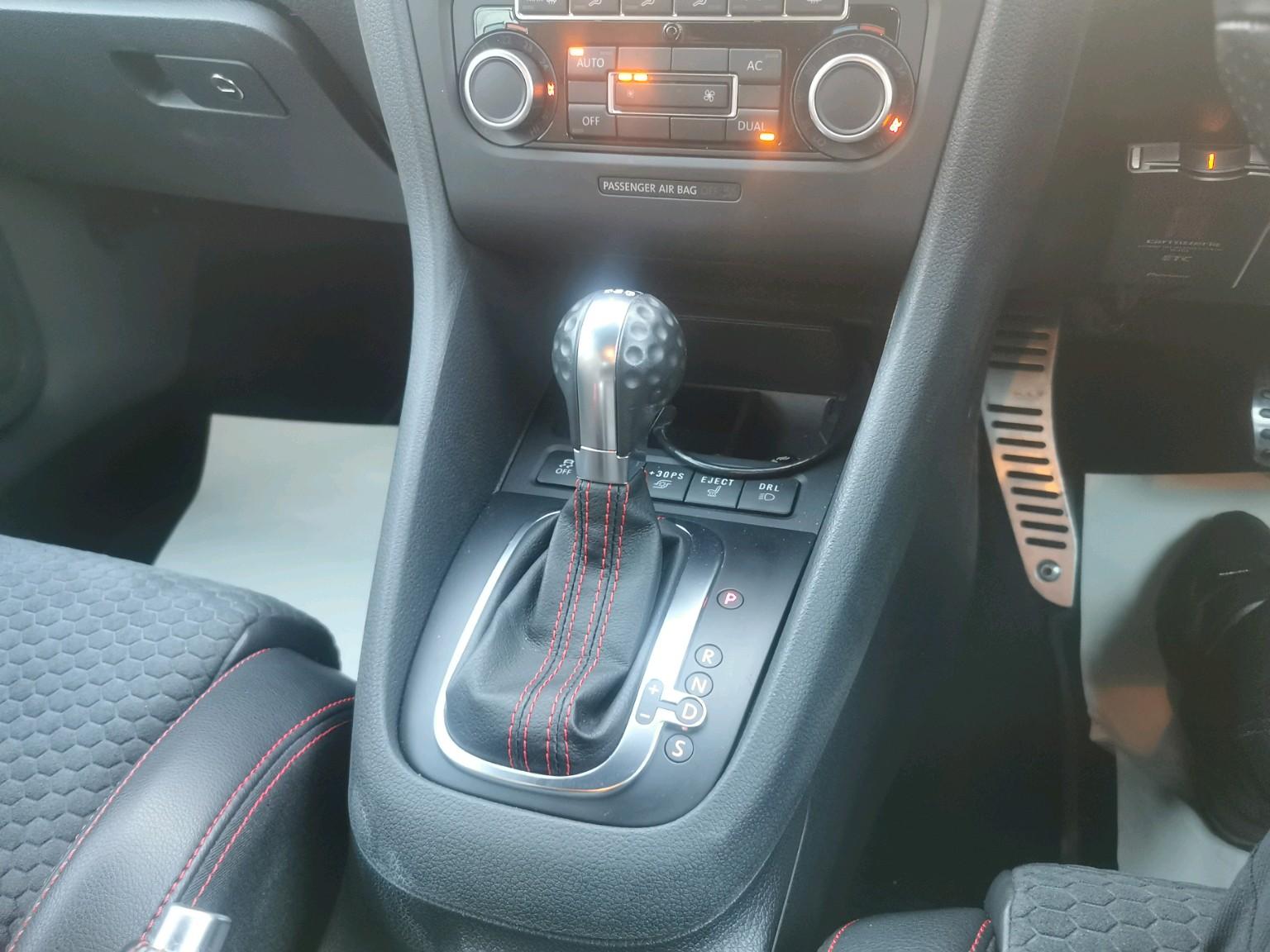 Volkswagen Golf view 17