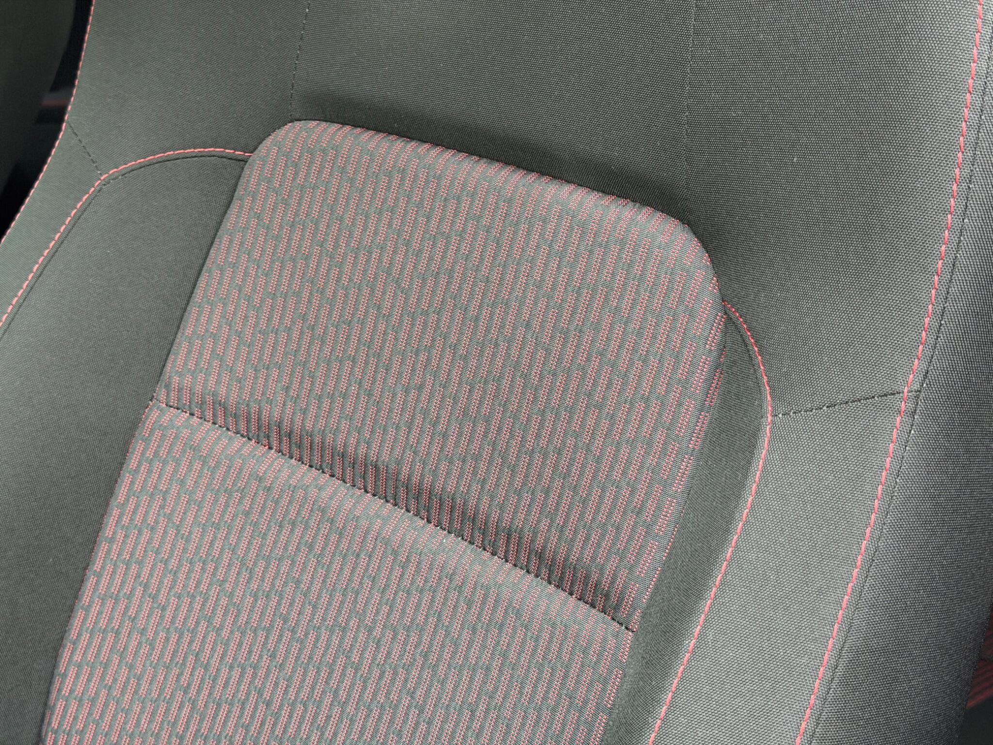 Toyota Auris view 17
