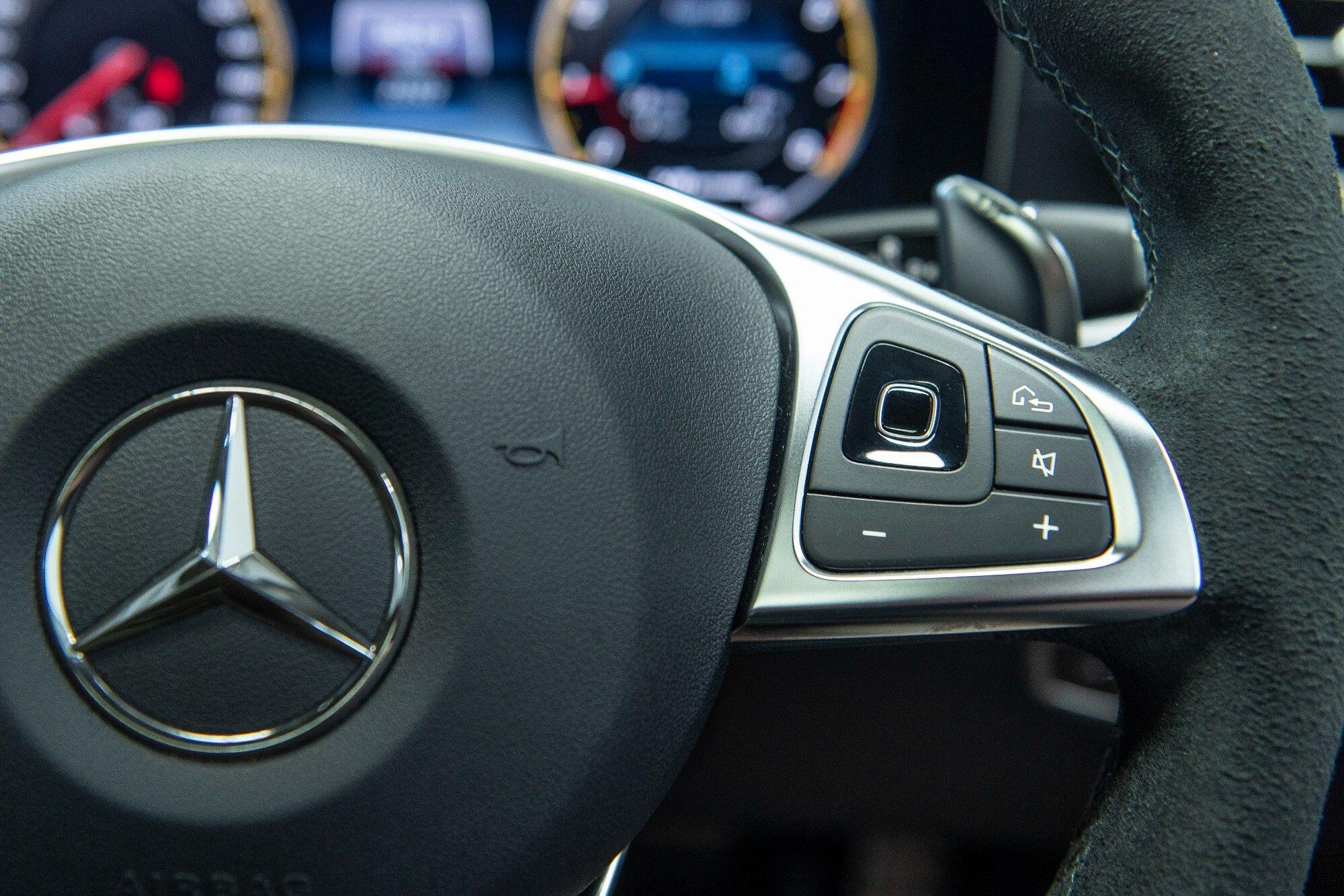 Mercedes-Benz E Class view 14