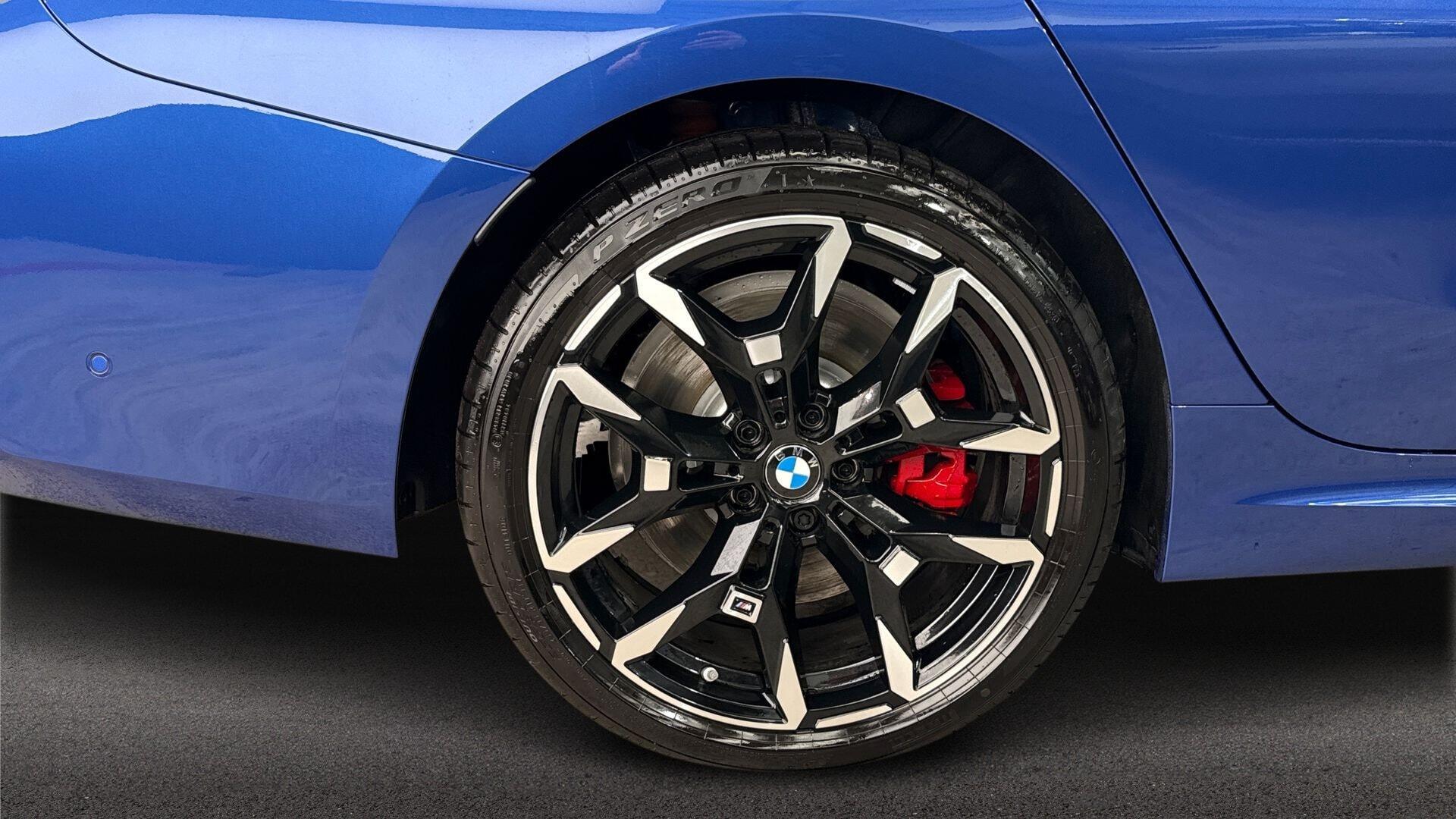 BMW 3 Series view 14