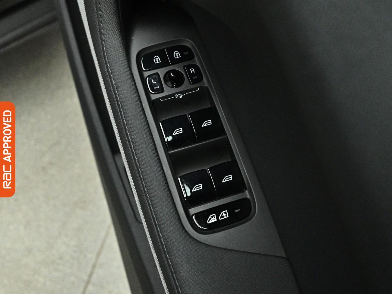 Polestar 2 view 24