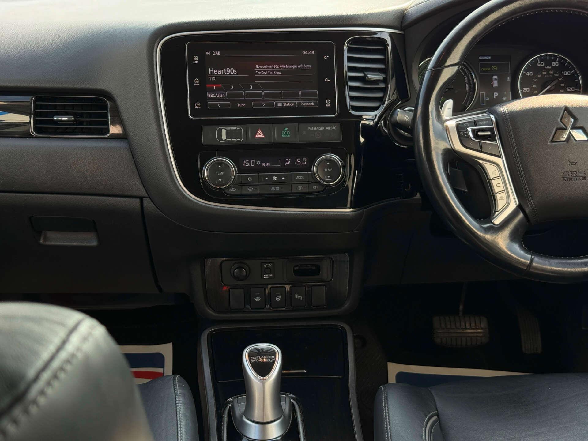 Mitsubishi Outlander view 37