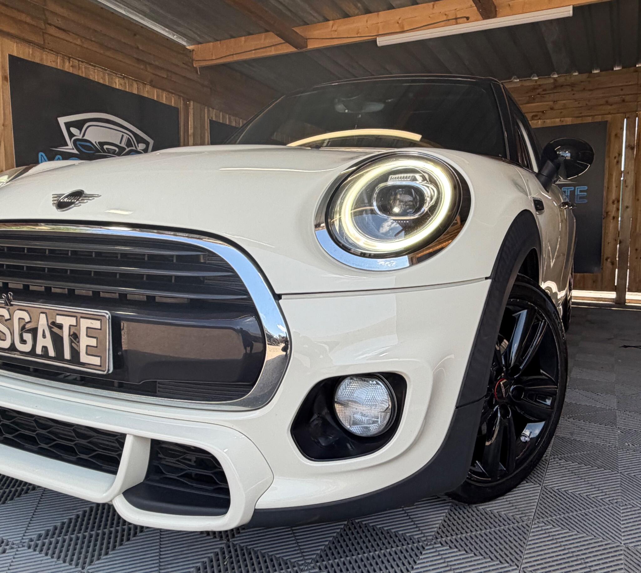 Mini Hatch view 7