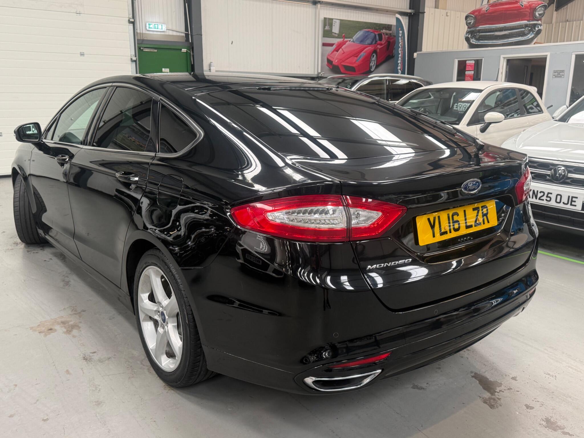 Ford Mondeo view 6