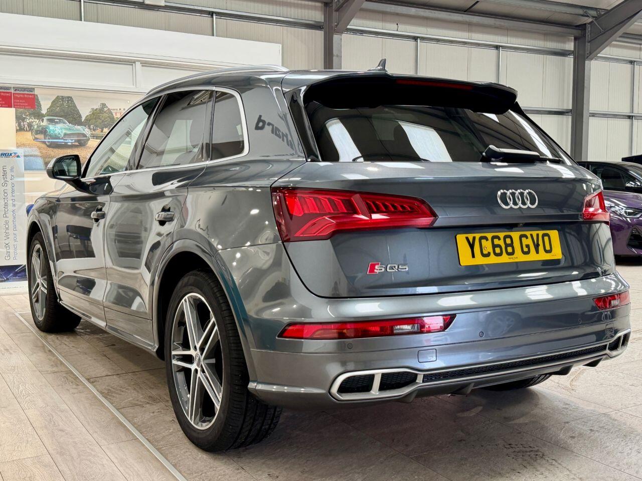 Audi SQ5 view 20