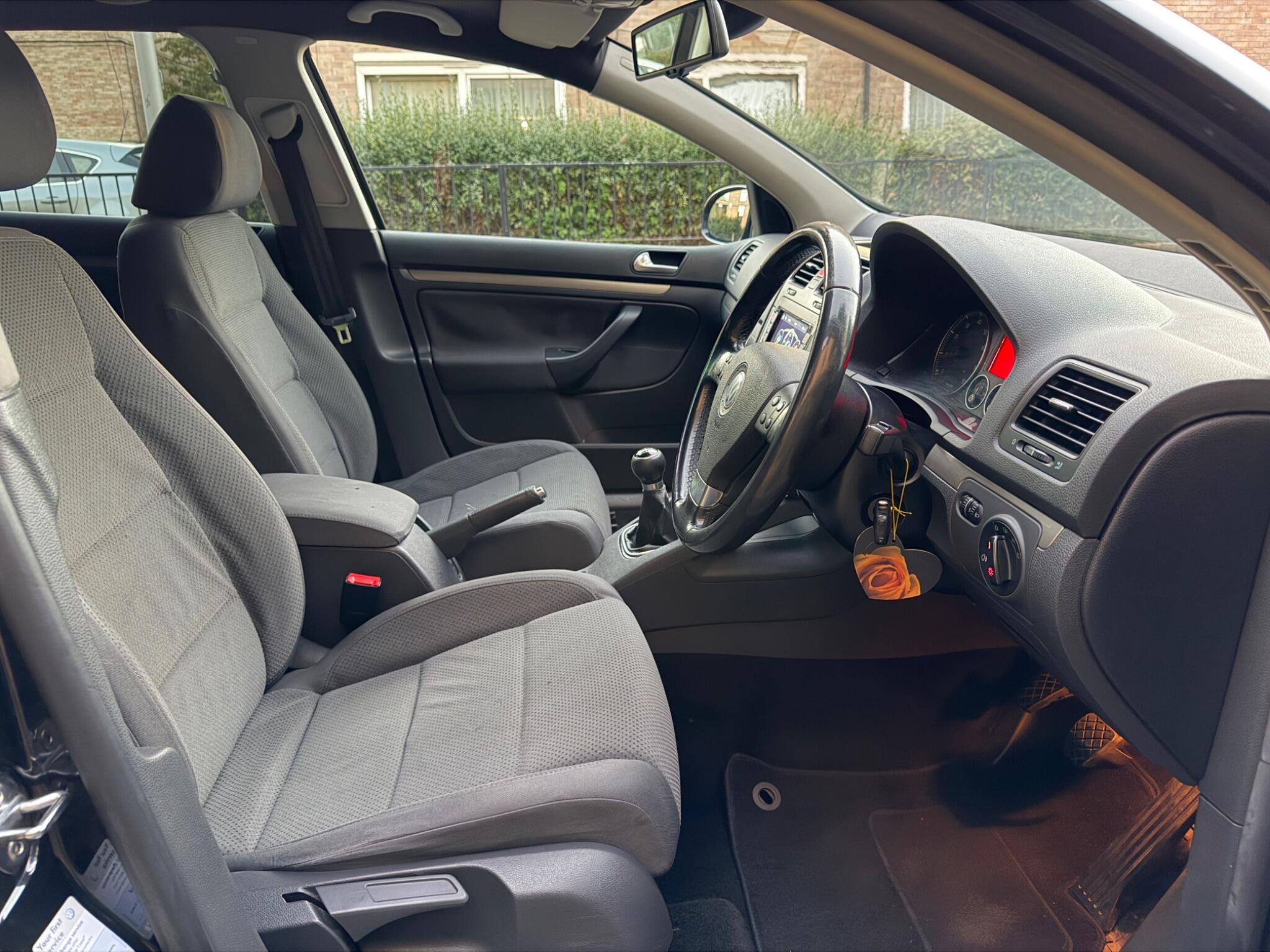 Volkswagen Golf view 18