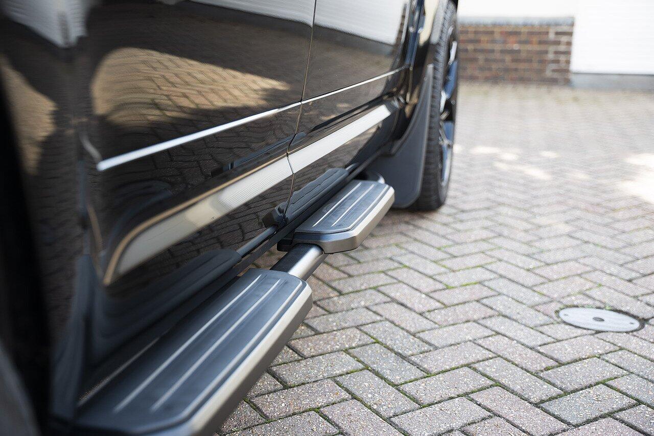 Land Rover Defender view 20