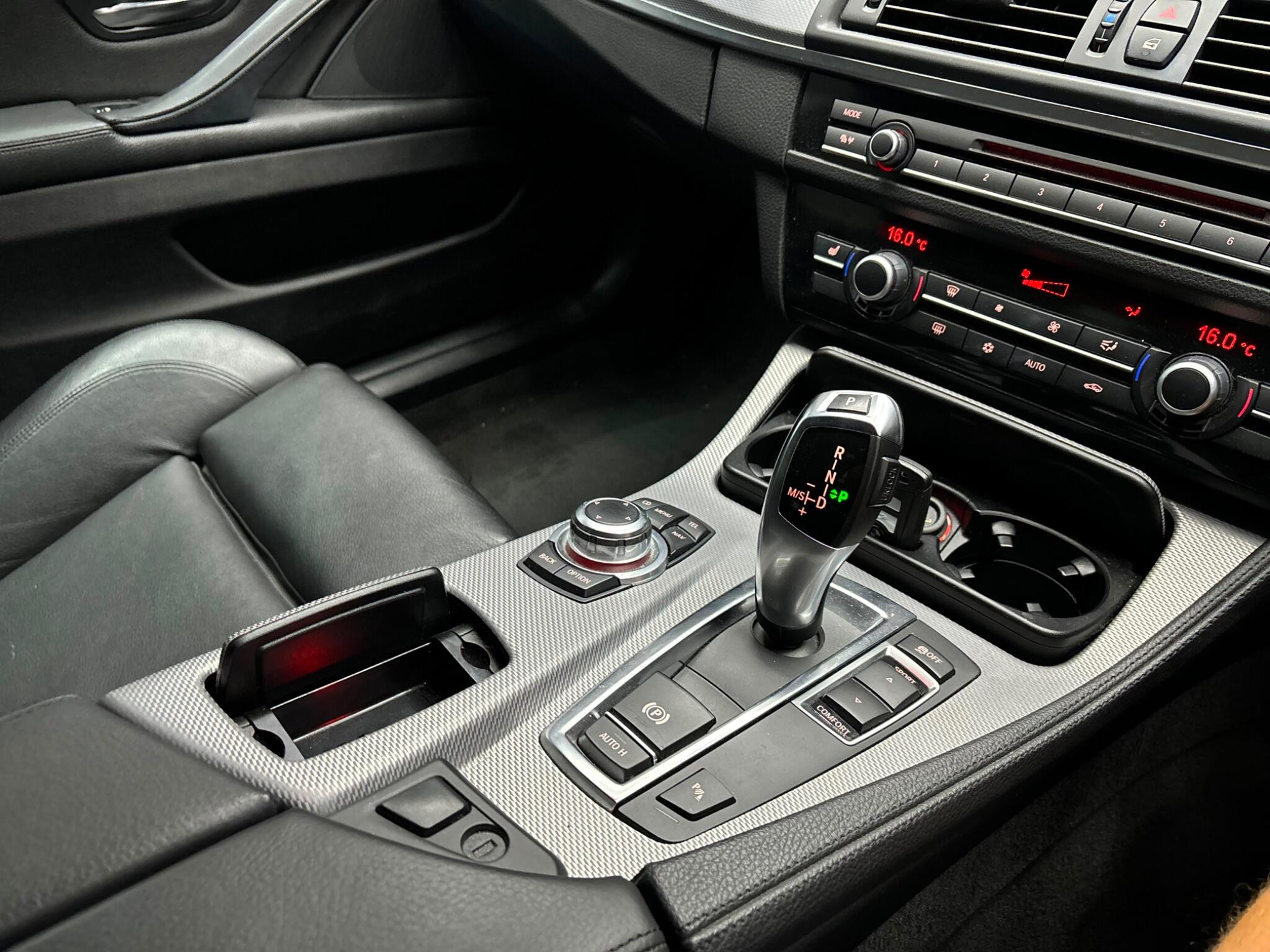 BMW 5 Series view 10