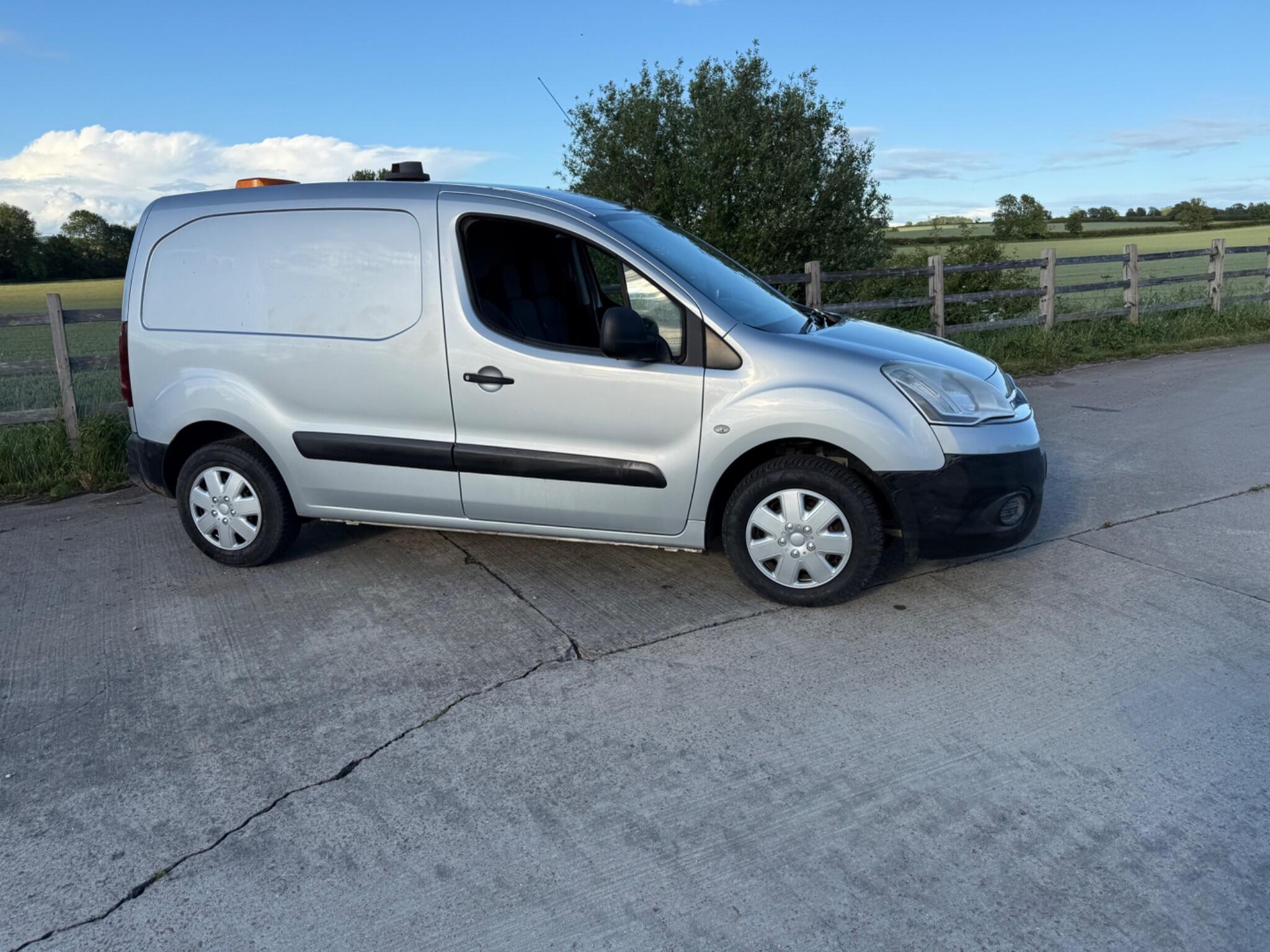 Citroen Berlingo 1.6 HDi 850 Enterprise L1 5dr — photo 26 of 92